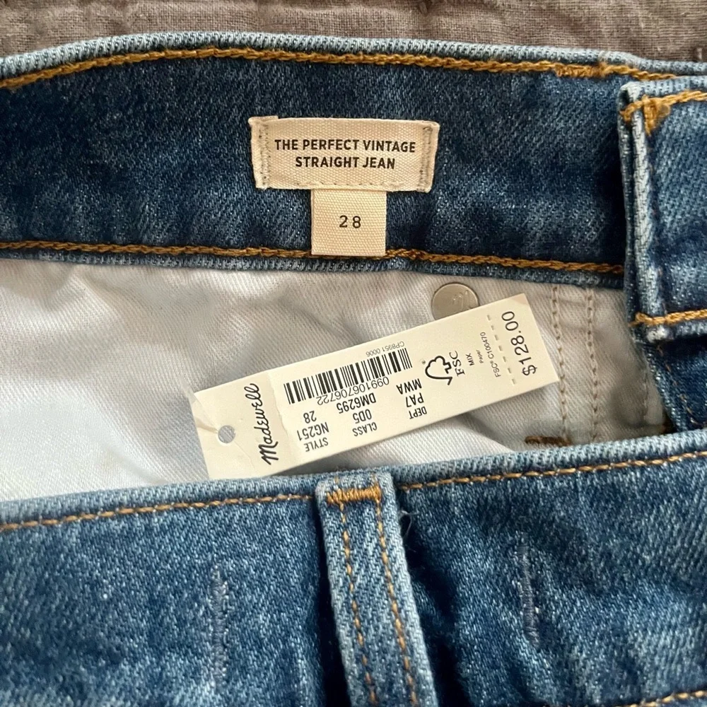 Size 28 Madewell The Perfect Vintage Straight Jean in Mayfield Wash - Picture 3 of 6
